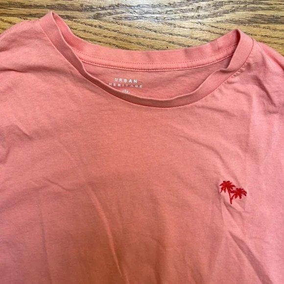 Urban Heritage Hot Pink Tee - Size: M - Picture 3 of 5